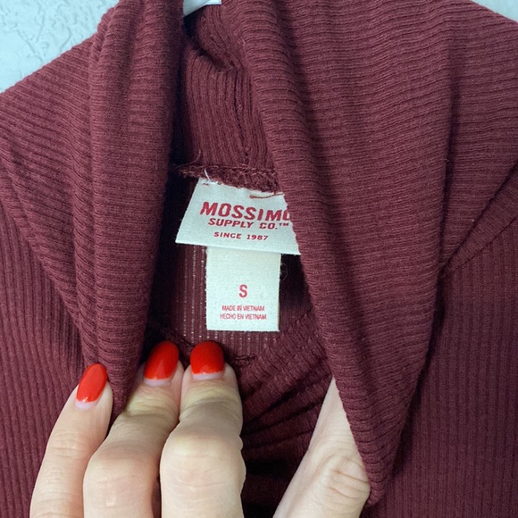 Maroon Turtle Neck - Picture 2 of 2